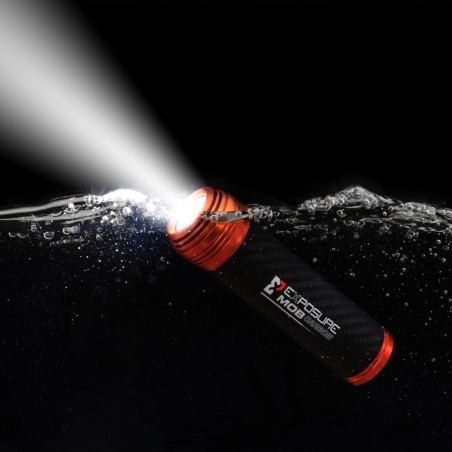 Lampe torche avec dispositif Homme à la Mer - Exposure Marine MOB Carbon 2 - Man Overboard Technology (MOBT)