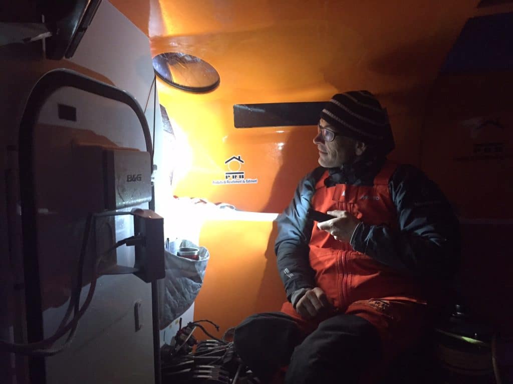 Vincent Riou à bord du bateau IMOCA PRB