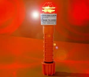 Le feu à main à LED Odeo Flare Mk3 est un moyen de repérage lumineux puissant qui permet de remplacer la pyrotechnie et qui est recyclable.